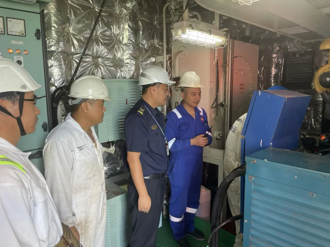 船员操作失误+关键设备故障致全船连续失电