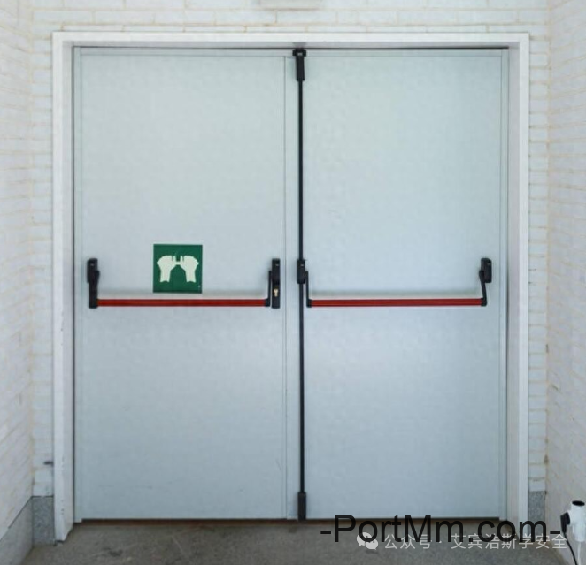 仓库必须有2个门吗？