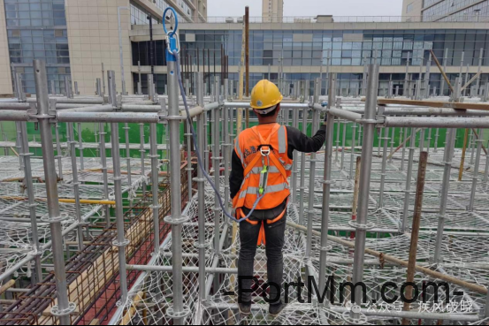 高处作业中安全带的28种挂法，别再说没地方挂安全带