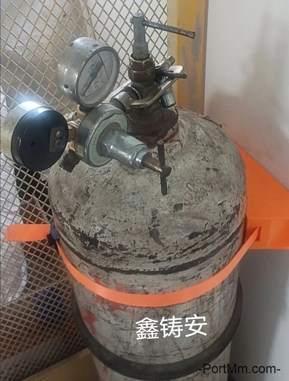 乙炔气瓶到底能不能用金属铁链