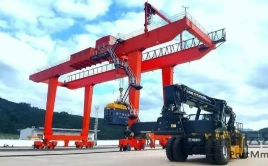 集装箱相关的8种常用起重机械装备