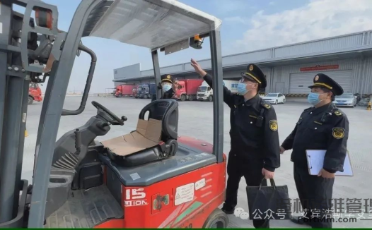 叉车使用结束司机离开后可以不拔钥匙么?